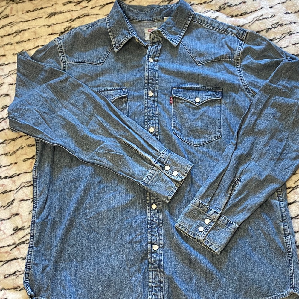 Levi's Casual Blue Button Down Shirt